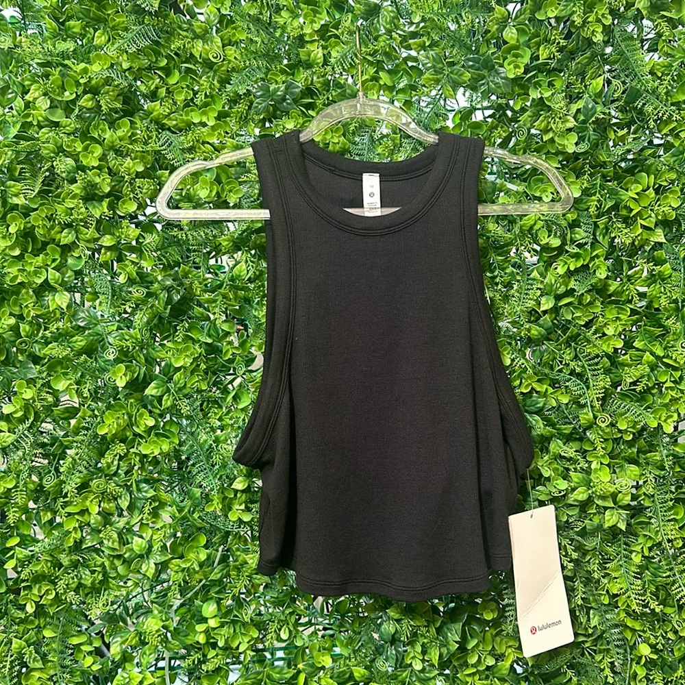 NWT | lululemon athletica | Hold Tight Cropped Tank | Black | Size 12